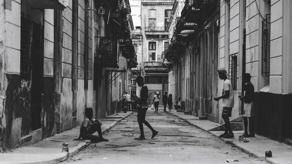 This image has an empty alt attribute; its file name is dscf9187.jpg