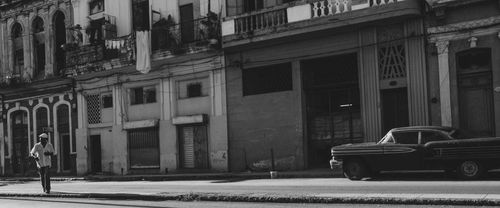 This image has an empty alt attribute; its file name is dscf9241.jpg